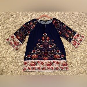 Navy blue and Cream Suzanne Betro’s Blouse Size Small